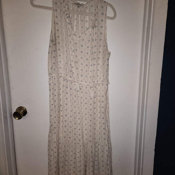 Angels Dresses & Skirts - Chic Cream Patterned Maxi Dress